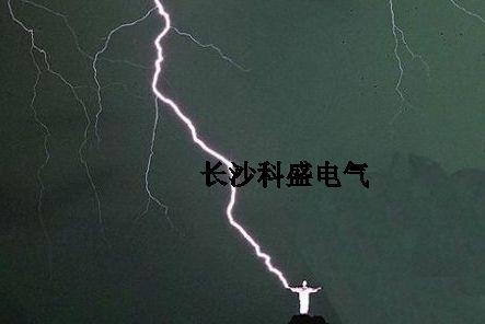 巴西號稱全球閃電次數(shù)最多的國家，當遇到這個城市，就只能認慫